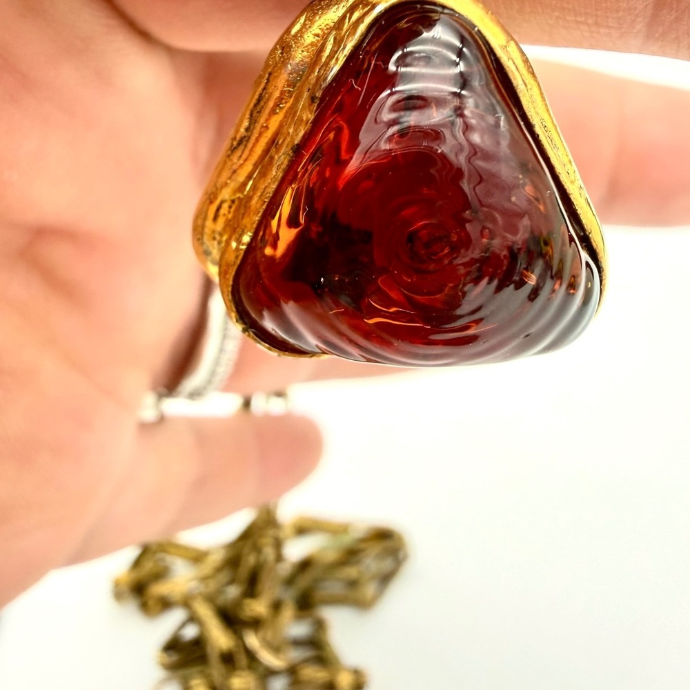 1970s CHANEL Gripoix Necklace Red Poured Glass Cluster 29" Gilt Chain VTG 105g - Picture 15 of 16